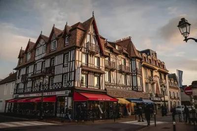 L’escape game extérieur au coeur de deauville poster1